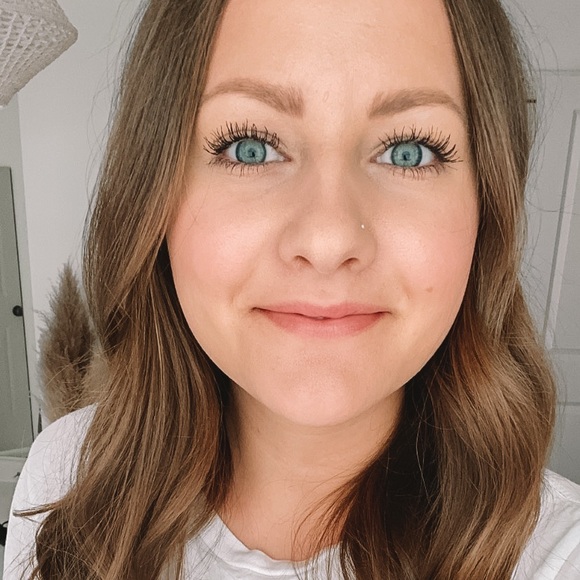 Meet your Posher, Gabriella - Picture 1 of 1